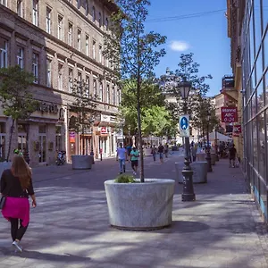 Passage 1 3*, Budapest Ungheria